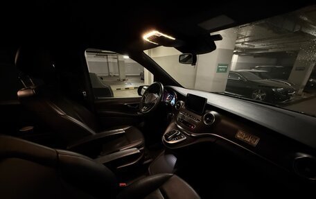 Mercedes-Benz V-Класс, 2017 год, 3 200 000 рублей, 10 фотография