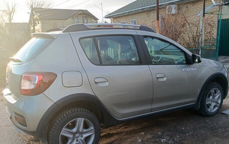 Renault Sandero II рестайлинг, 2021 год, 1 330 000 рублей, 2 фотография