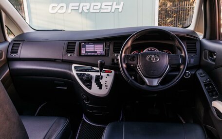 Toyota ISis I, 2012 год, 1 550 000 рублей, 8 фотография