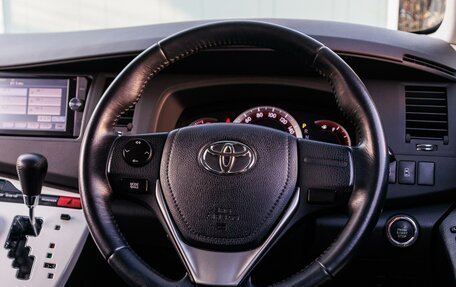 Toyota ISis I, 2012 год, 1 550 000 рублей, 16 фотография