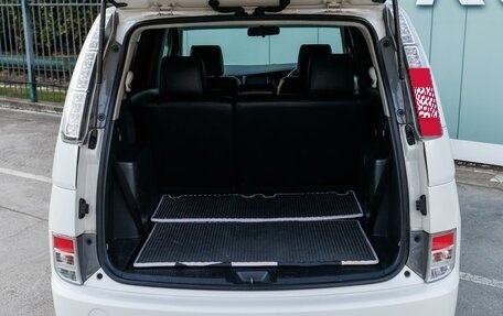 Toyota ISis I, 2012 год, 1 550 000 рублей, 24 фотография