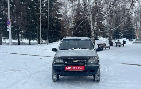 Chevrolet Niva I рестайлинг, 2003 год, 235 000 рублей, 9 фотография