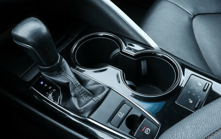 Toyota Camry, 2019 год, 2 900 000 рублей, 15 фотография