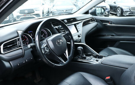 Toyota Camry, 2019 год, 2 900 000 рублей, 13 фотография