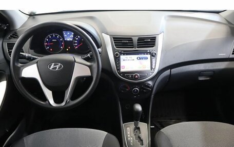 Hyundai Solaris II рестайлинг, 2011 год, 899 000 рублей, 9 фотография