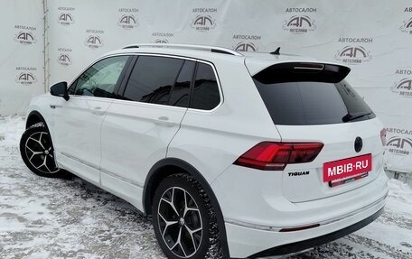Volkswagen Tiguan II, 2019 год, 2 800 000 рублей, 3 фотография