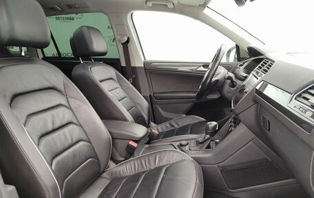 Volkswagen Tiguan II, 2019 год, 2 800 000 рублей, 16 фотография