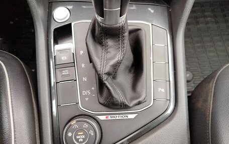 Volkswagen Tiguan II, 2019 год, 2 800 000 рублей, 27 фотография