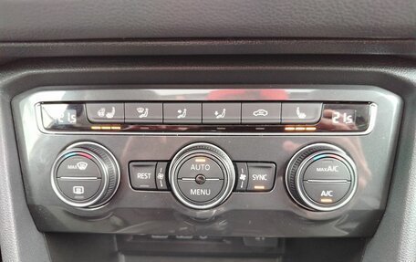 Volkswagen Tiguan II, 2019 год, 2 800 000 рублей, 28 фотография