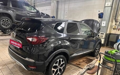 Renault Kaptur I рестайлинг, 2018 год, 1 370 000 рублей, 4 фотография