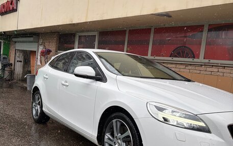 Volvo V40 II рестайлинг, 2017 год, 1 600 000 рублей, 3 фотография