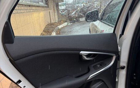 Volvo V40 II рестайлинг, 2017 год, 1 600 000 рублей, 22 фотография