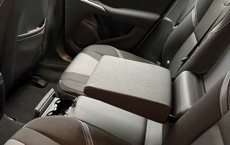 Volvo V40 II рестайлинг, 2017 год, 1 600 000 рублей, 24 фотография