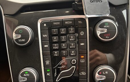 Volvo V40 II рестайлинг, 2017 год, 1 600 000 рублей, 33 фотография