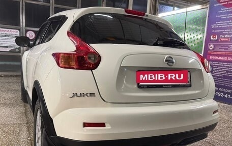 Nissan Juke II, 2013 год, 900 000 рублей, 11 фотография