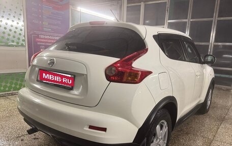 Nissan Juke II, 2013 год, 900 000 рублей, 14 фотография