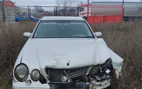 Mercedes-Benz E-Класс, 2000 год, 250 000 рублей, 1 фотография