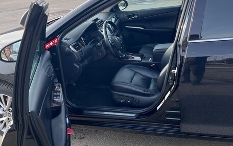 Toyota Camry, 2017 год, 2 360 000 рублей, 10 фотография