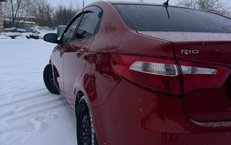 KIA Rio III рестайлинг, 2013 год, 820 000 рублей, 4 фотография