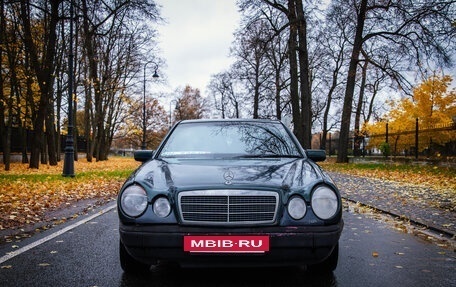 Mercedes-Benz E-Класс, 1997 год, 295 000 рублей, 4 фотография