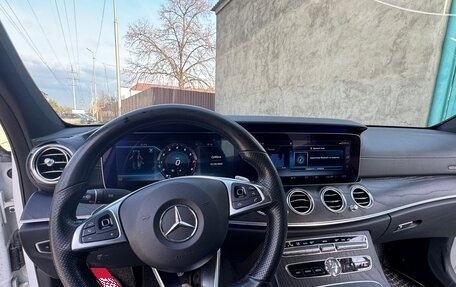 Mercedes-Benz E-Класс, 2017 год, 3 000 000 рублей, 5 фотография