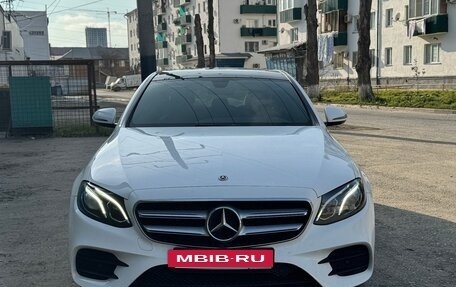 Mercedes-Benz E-Класс, 2017 год, 3 000 000 рублей, 2 фотография