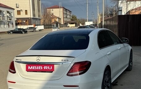 Mercedes-Benz E-Класс, 2017 год, 3 000 000 рублей, 3 фотография