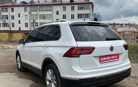 Volkswagen Tiguan II, 2017 год, 2 050 000 рублей, 4 фотография