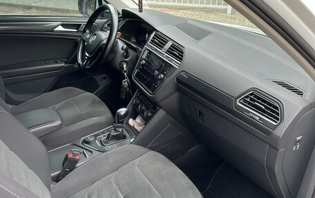 Volkswagen Tiguan II, 2017 год, 2 050 000 рублей, 21 фотография