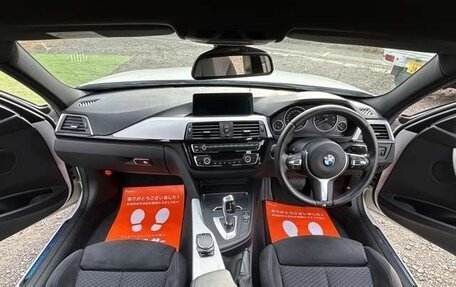 BMW 3 серия, 2018 год, 1 218 000 рублей, 2 фотография