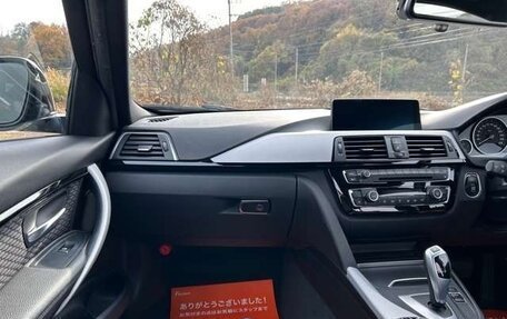 BMW 3 серия, 2018 год, 1 218 000 рублей, 8 фотография