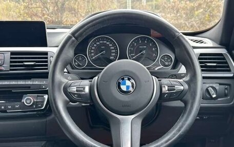 BMW 3 серия, 2018 год, 1 218 000 рублей, 12 фотография