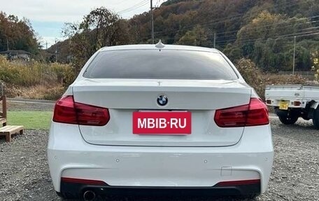 BMW 3 серия, 2018 год, 1 218 000 рублей, 18 фотография