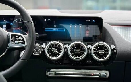 Mercedes-Benz GLA, 2023 год, 2 387 000 рублей, 11 фотография