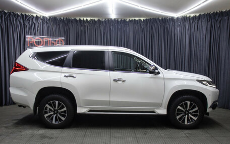 Mitsubishi Pajero Sport III рестайлинг, 2016 год, 2 998 000 рублей, 4 фотография