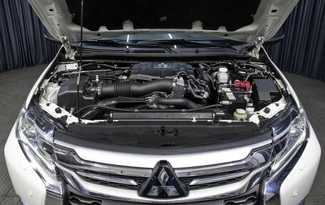 Mitsubishi Pajero Sport III рестайлинг, 2016 год, 2 998 000 рублей, 9 фотография