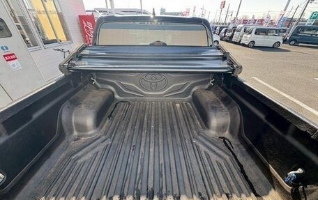 Toyota Hilux VIII, 2023 год, 4 400 000 рублей, 20 фотография