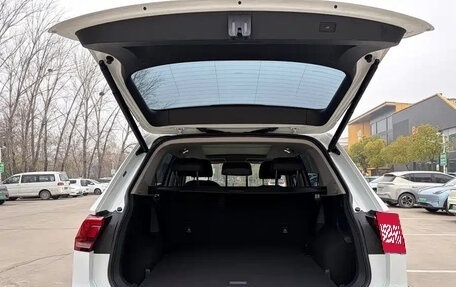 Volkswagen Tiguan II, 2022 год, 2 100 855 рублей, 12 фотография