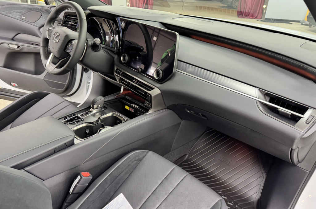 Lexus RX IV рестайлинг, 2026 год, 12 500 000 рублей, 10 фотография