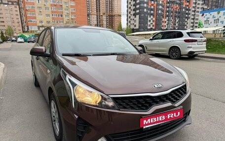 KIA Rio IV, 2021 год, 1 720 000 рублей, 2 фотография