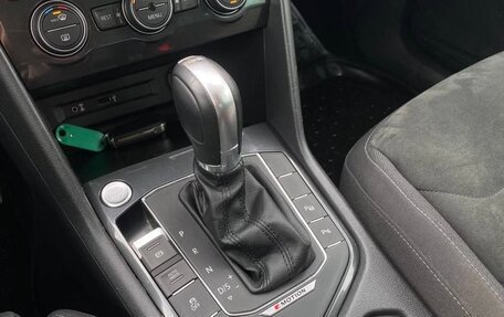 Volkswagen Tiguan II, 2017 год, 1 999 000 рублей, 11 фотография