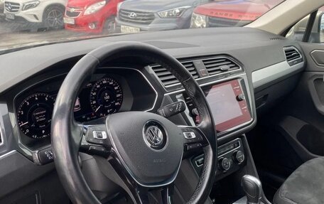 Volkswagen Tiguan II, 2017 год, 1 999 000 рублей, 13 фотография