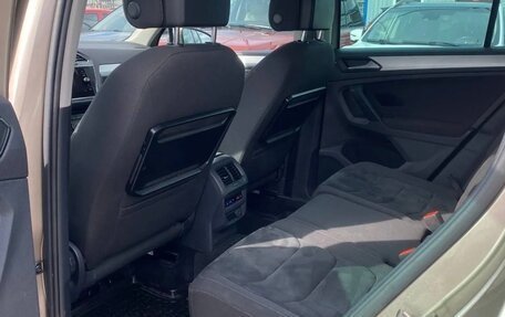 Volkswagen Tiguan II, 2017 год, 1 999 000 рублей, 8 фотография