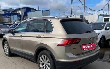 Volkswagen Tiguan II, 2017 год, 1 999 000 рублей, 2 фотография