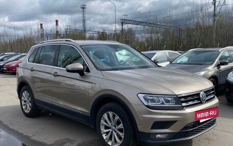 Volkswagen Tiguan II, 2017 год, 1 999 000 рублей, 3 фотография