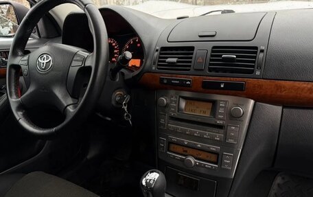 Toyota Avensis III рестайлинг, 2007 год, 740 000 рублей, 23 фотография