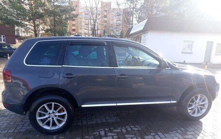 Volkswagen Touareg III, 2004 год, 650 000 рублей, 2 фотография