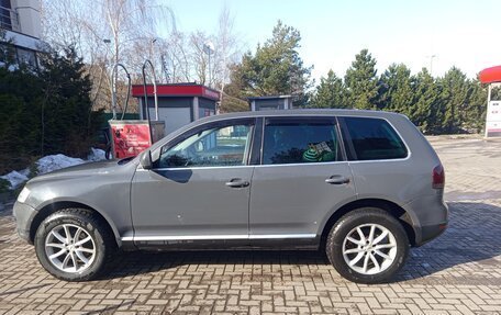 Volkswagen Touareg III, 2004 год, 650 000 рублей, 3 фотография