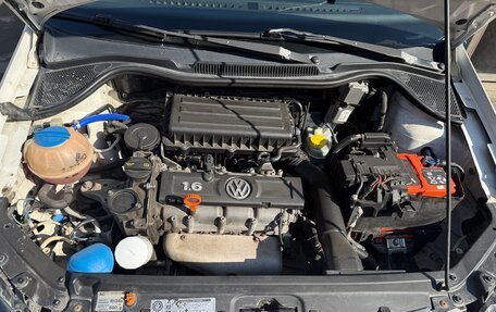 Volkswagen Polo VI (EU Market), 2011 год, 750 000 рублей, 2 фотография