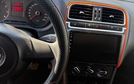 Volkswagen Polo VI (EU Market), 2011 год, 750 000 рублей, 3 фотография